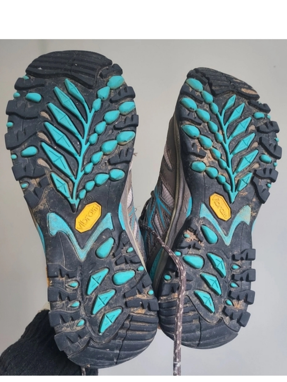 END 30-APR | Women Northface Hiking Shoes - Picture 3 of 7